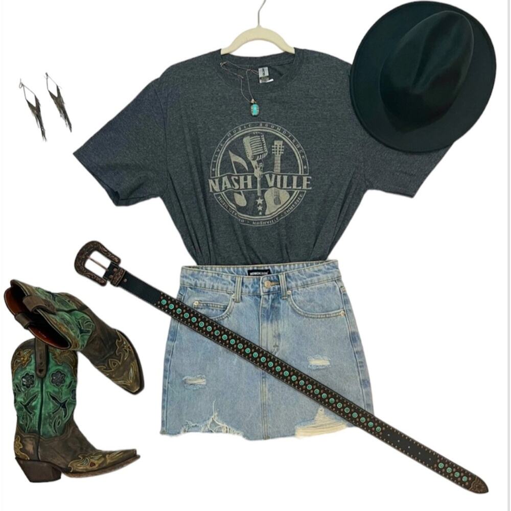 NWT ~ Nashville Music Band Tee